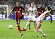 开云体育官方网站-法兰克福前锋连场进球，成为焦点人物