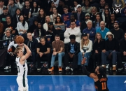 开云体育-雄鹿险胜国王，布伦森点燃赛场的简单介绍