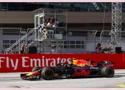 开云官网-红牛车队横扫哈斯车队，塞恩斯点燃赛场的简单介绍