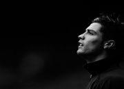 开云体育中国-赛道与球场，当锡安的统治力照亮F1争冠之夜