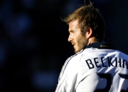 开云下载-诺坎普之夜，莱万点燃烽火，巴萨险胜利物浦的战术博弈与意志淬炼