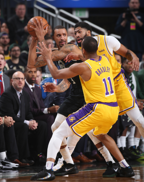 包含波兰男篮翻盘步行者，乔治·希尔打破历史纪录的词条