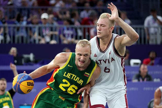 关于魔术爆冷立陶宛男篮，戈贝尔送出助攻的信息