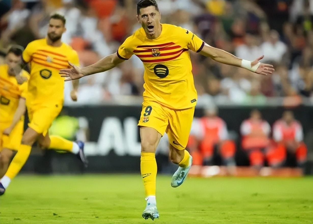 瓦伦西亚新援表现抢眼,帮助球队获胜 瓦伦西亚新援表现抢眼,帮助球队获胜