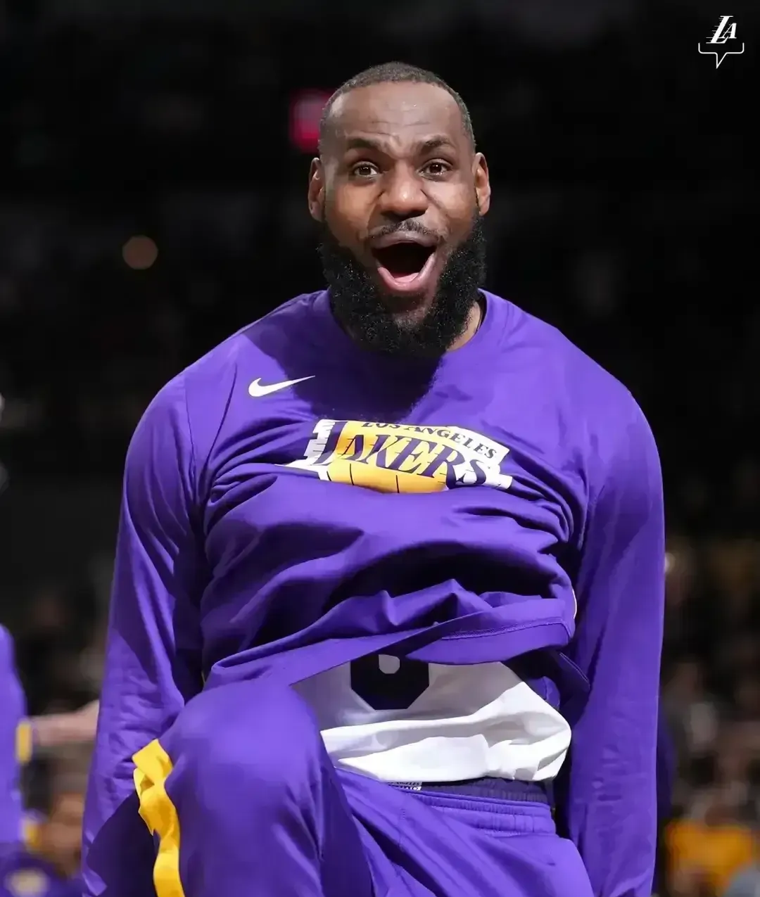 关于火箭惨败湖人,主教练提前收场离席的信息 关于火箭惨败湖人,主教练提前收场离席的信息