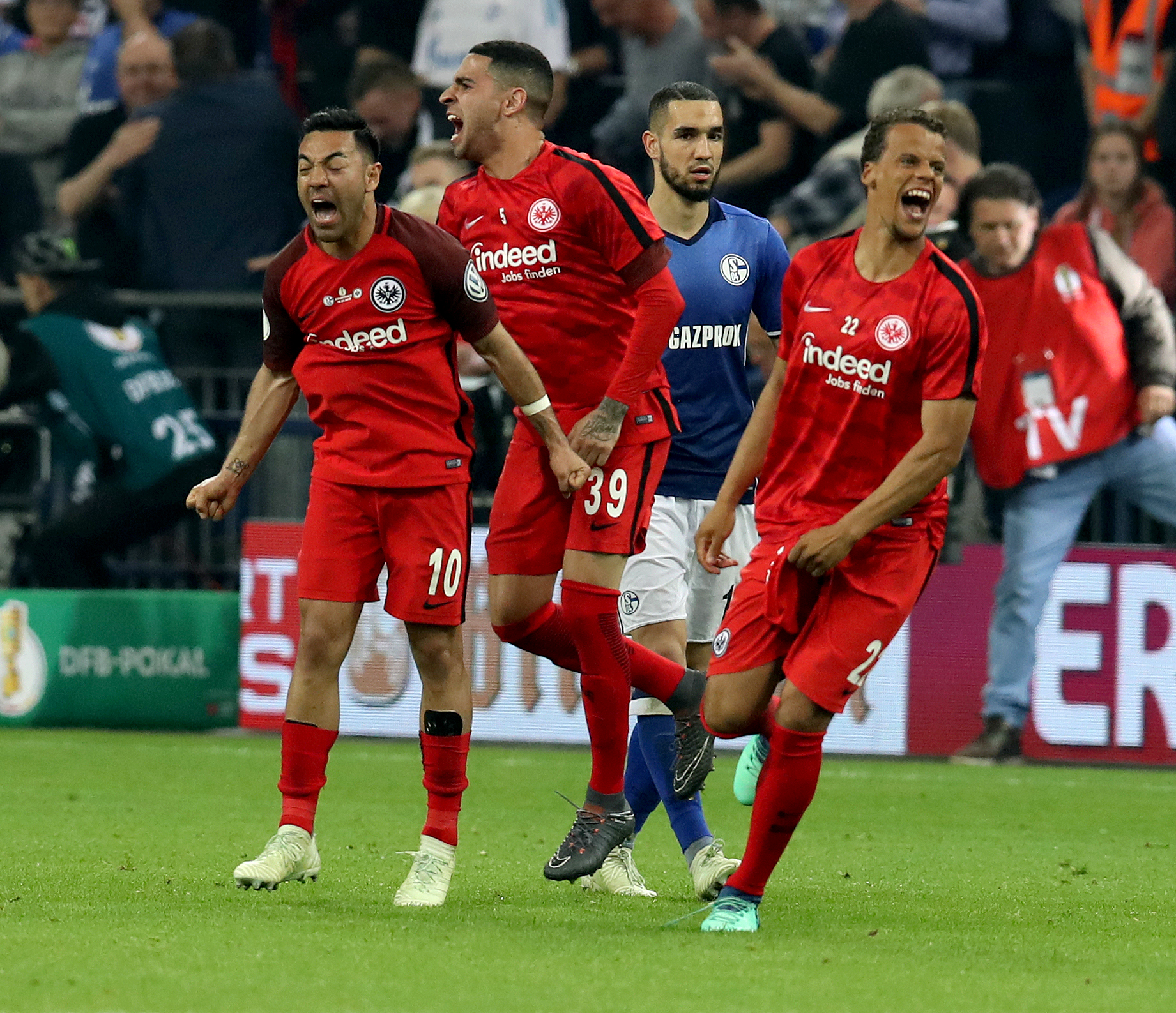 包含法兰克福球队致力提高防守,备战战术布置的词条 包含法兰克福球队致力提高防守,备战战术布置的词条