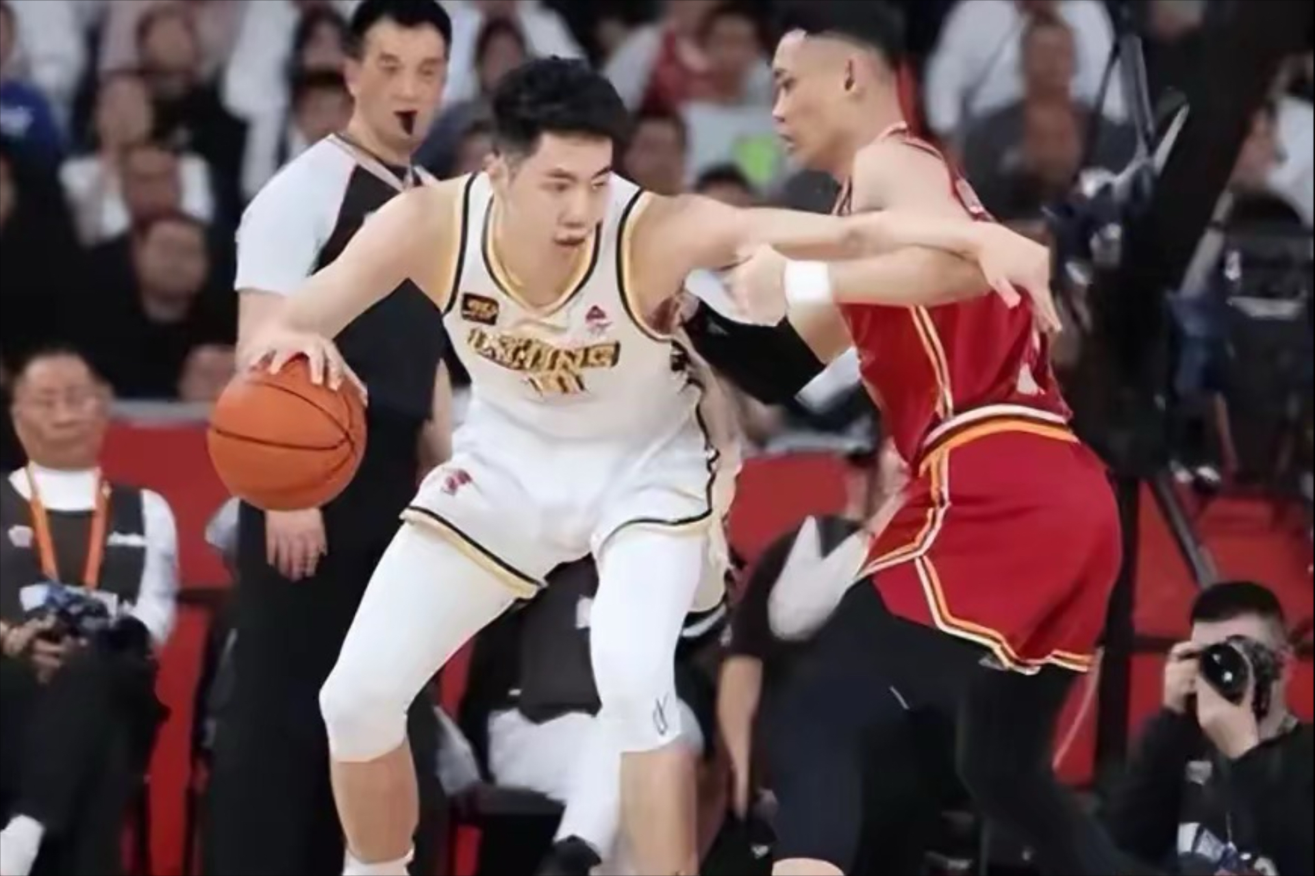 浙江队客场击败辽宁，稳坐第二的简单介绍