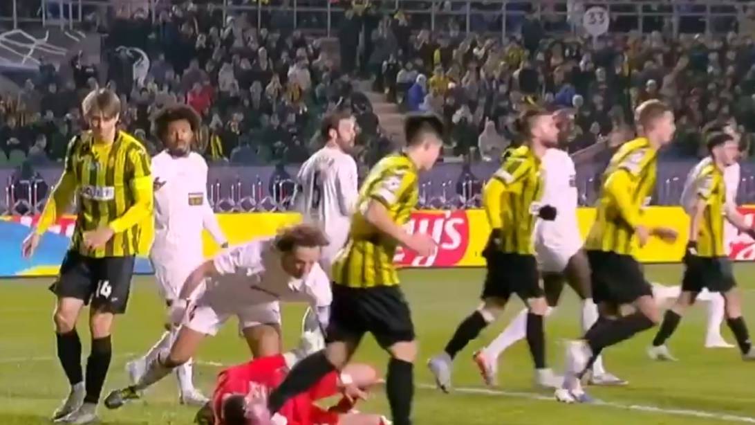 包含拜仁慑于巴萨威胁,欧冠之路遭遇阻碍的词条 包含拜仁慑于巴萨威胁,欧冠之路遭遇阻碍的词条