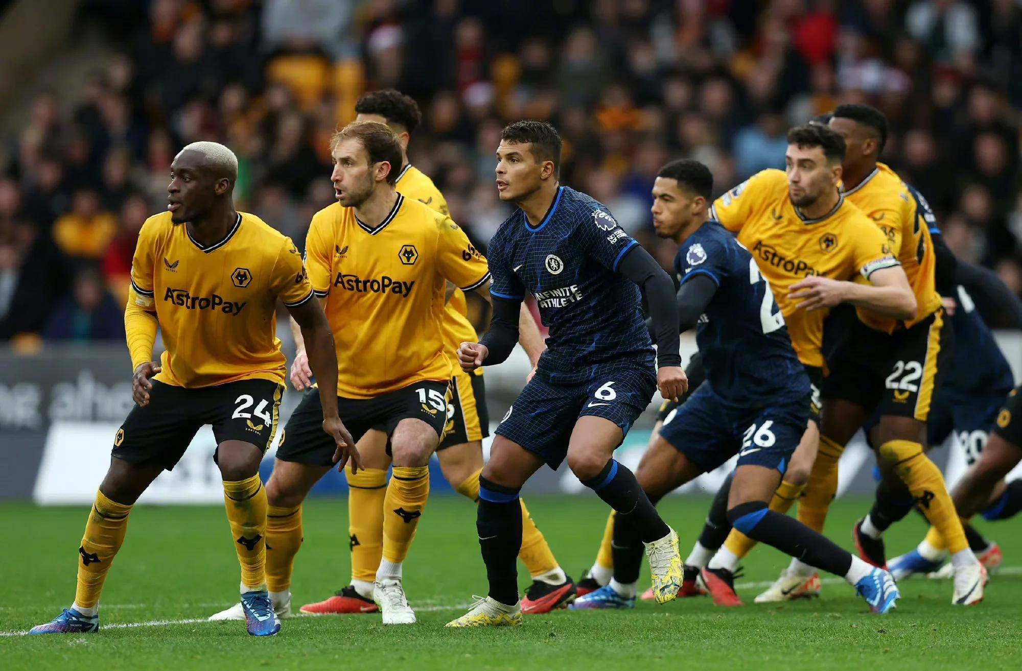 狼队险胜,英格兰足球联赛前景一片光明的简单介绍 狼队险胜,英格兰足球联赛前景一片光明的简单介绍