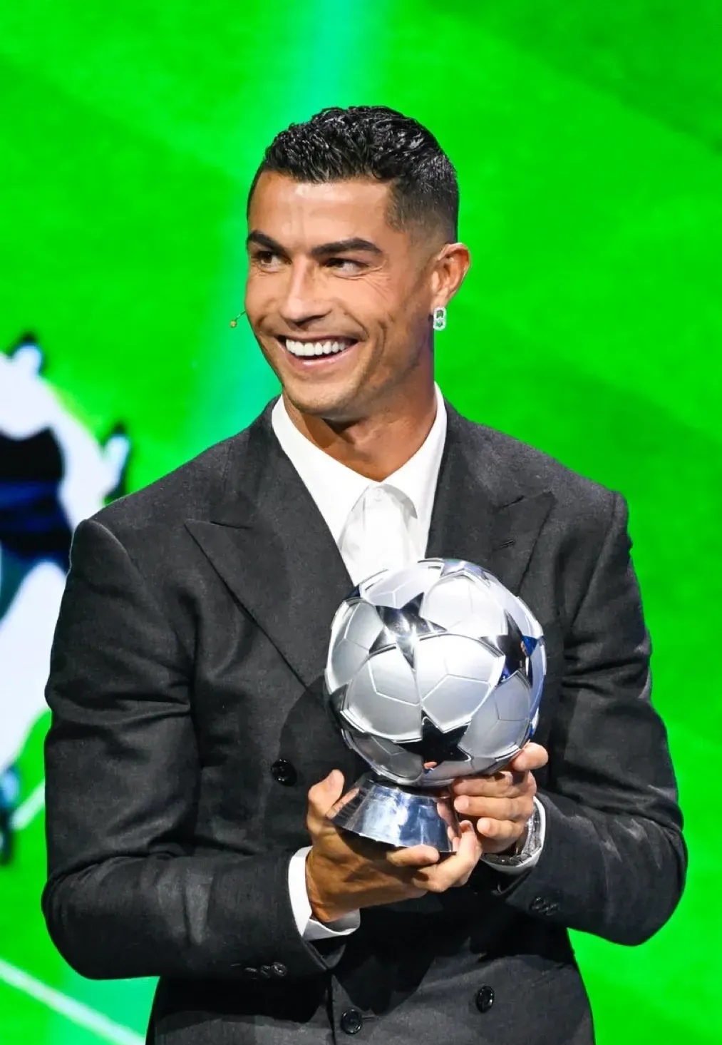 包含西班牙力克莱比锡红牛，C罗高光表现的词条