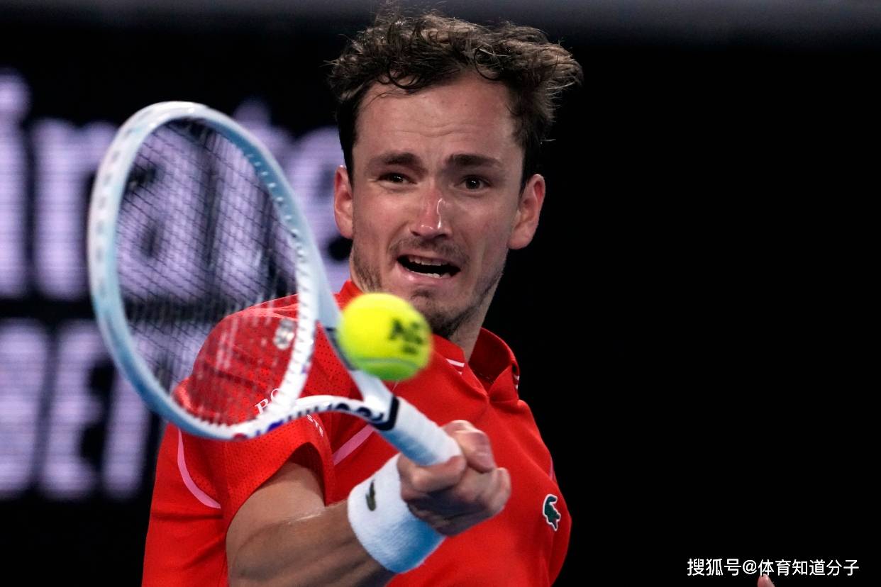 包含ATP总决赛绝杀拉沃尔杯，梅德韦杰夫扛起全队的词条