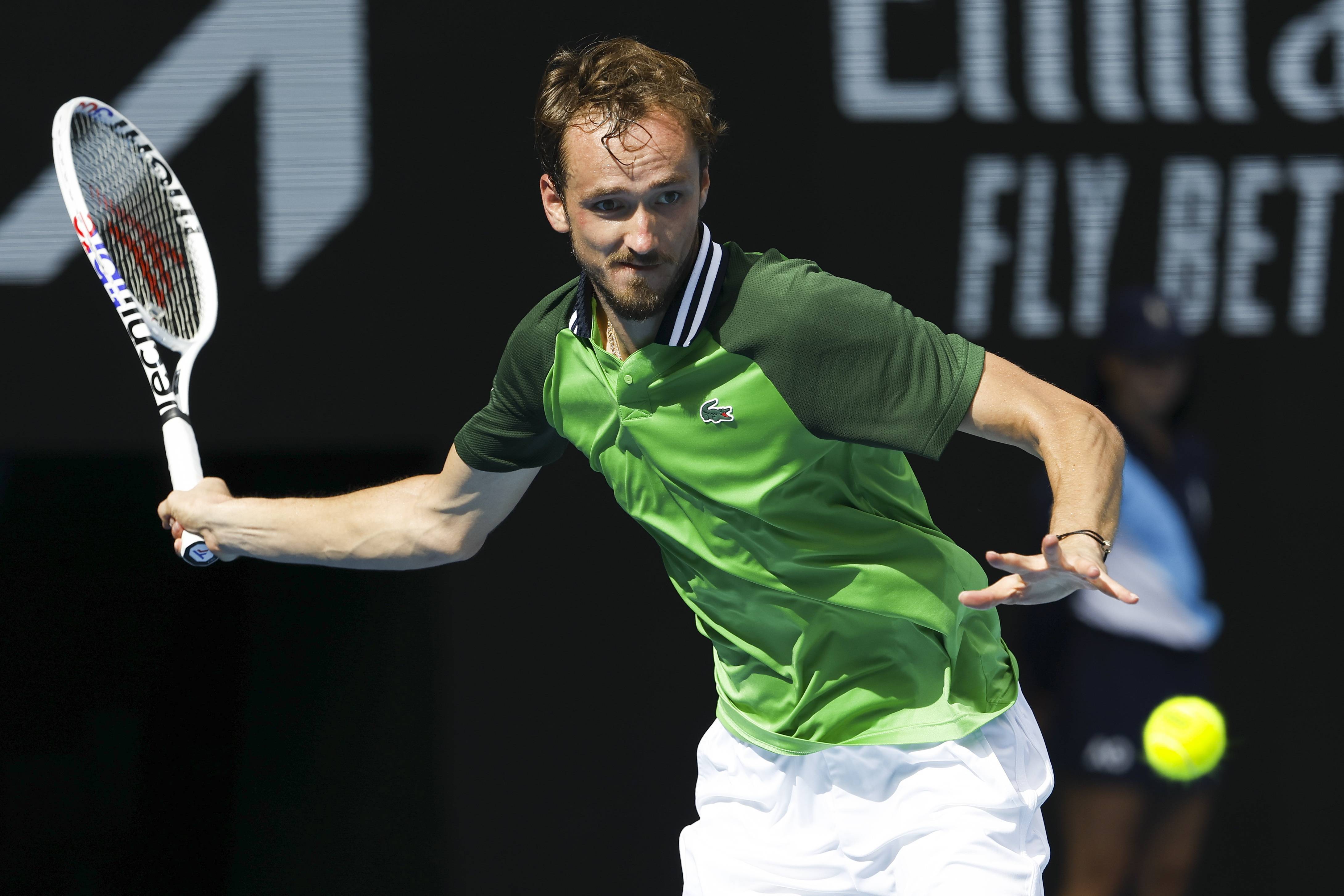 温网横扫戴维斯杯,梅德韦杰夫统治全场 温网横扫戴维斯杯,梅德韦杰夫统治全场