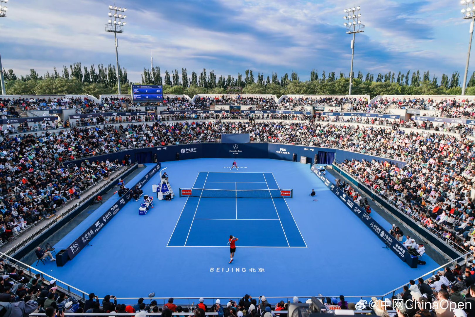 温网横扫戴维斯杯,梅德韦杰夫统治全场 温网横扫戴维斯杯,梅德韦杰夫统治全场