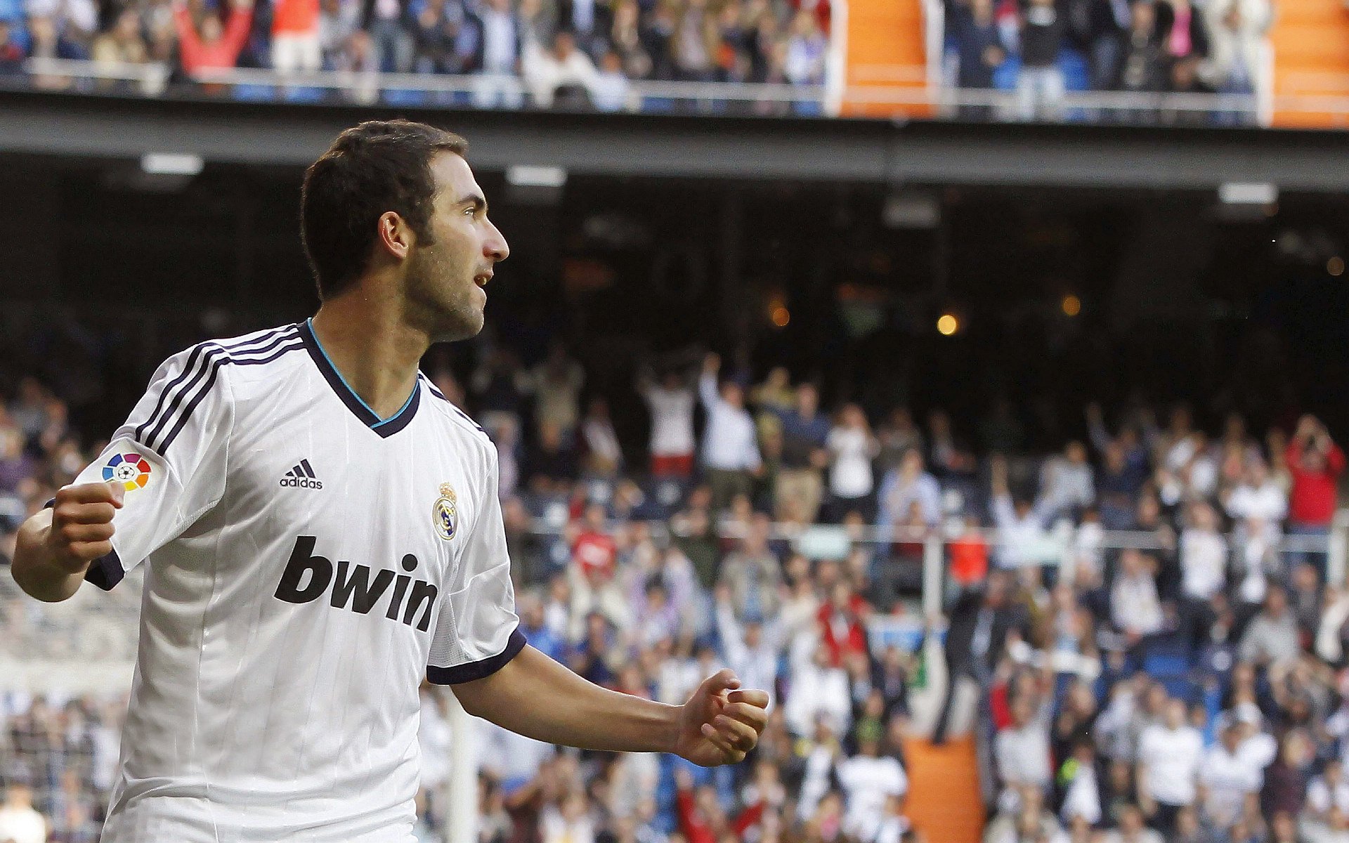 雷恩对阵瑞典,本泽马持续制造杀伤的战术密码